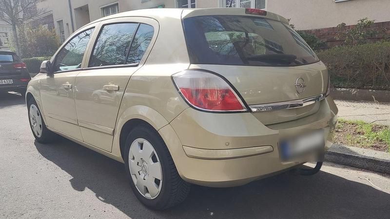 Gebraucht Opel Astra 105 PS (77 kW) 2004 Limousine