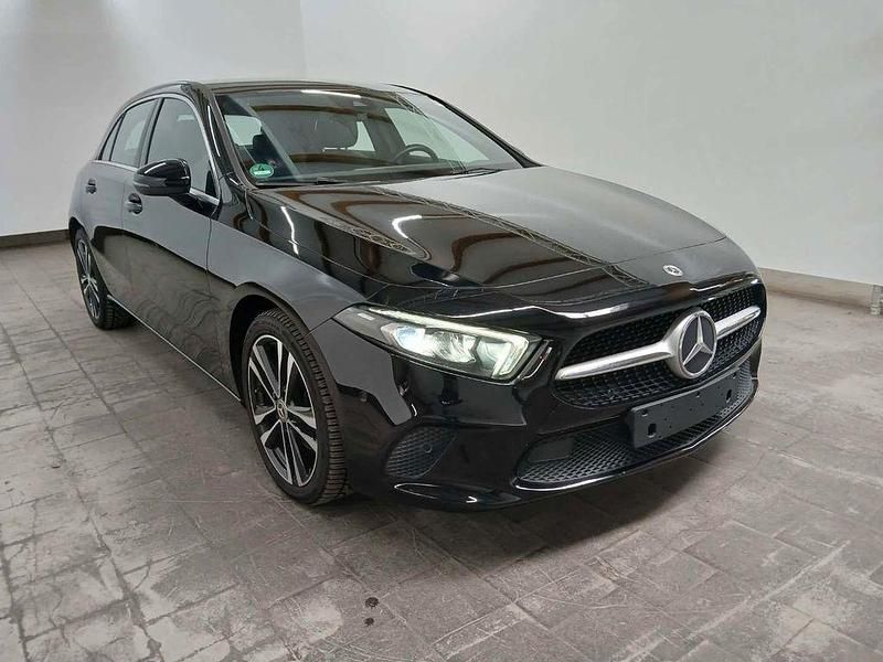 Schwarz Gebraucht 2020 Mercedes A200 Edition 1 Limousine | 21.999 € (Etwas zu teuer) - Bild 1/4