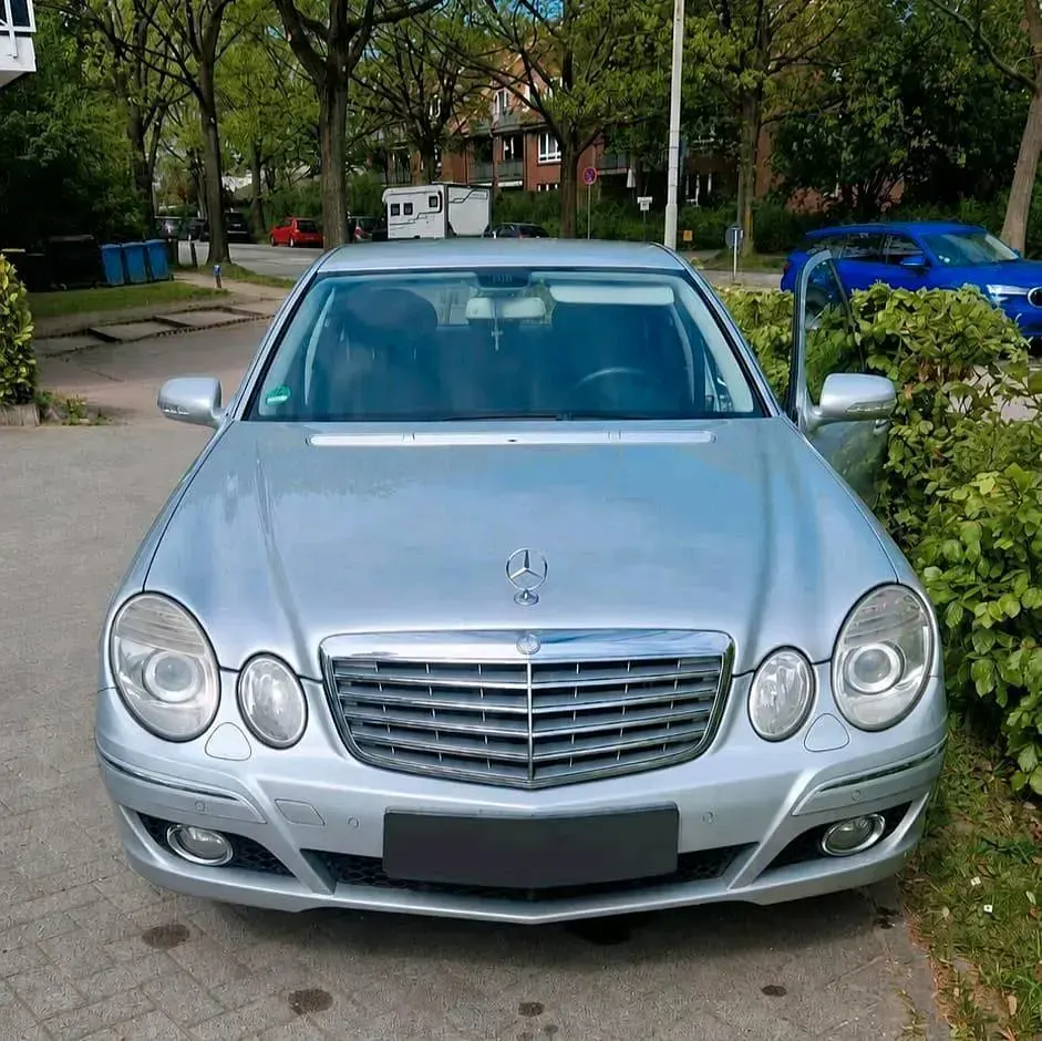 Gebraucht Mercedes E320 224 PS (164 kW) 2008 Silber Limousine