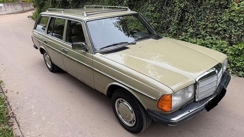 Gebraucht Mercedes 200 107 PS (78 kW) 1985 Grün Kombi