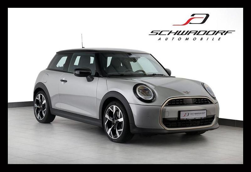 Gebraucht Mini Cooper Favoured 156 PS (114 kW) 2024 Silber Kleinwagen