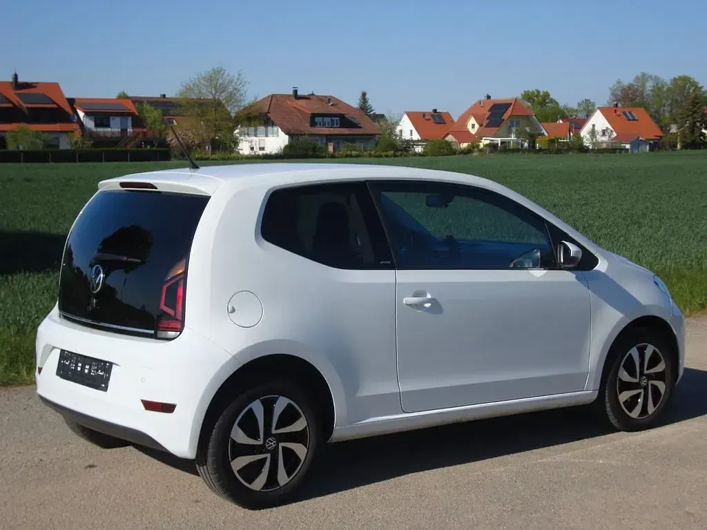 Usata VW up! Active 65 CV (47 kW) 2021 Bianco Utilitaria