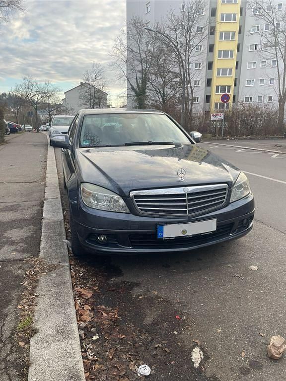 Grau Gebraucht 2007 Mercedes C200 Limousine | 3.800 € (Fairer Preis) - Bild 1/4