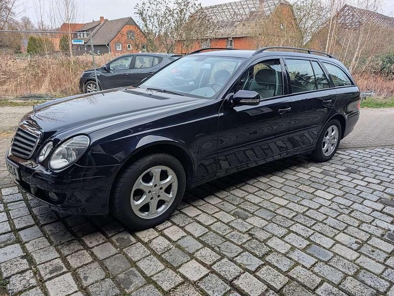 Gebraucht Mercedes E200 Classic 184 PS (135 kW) 2007 Blau Kombi