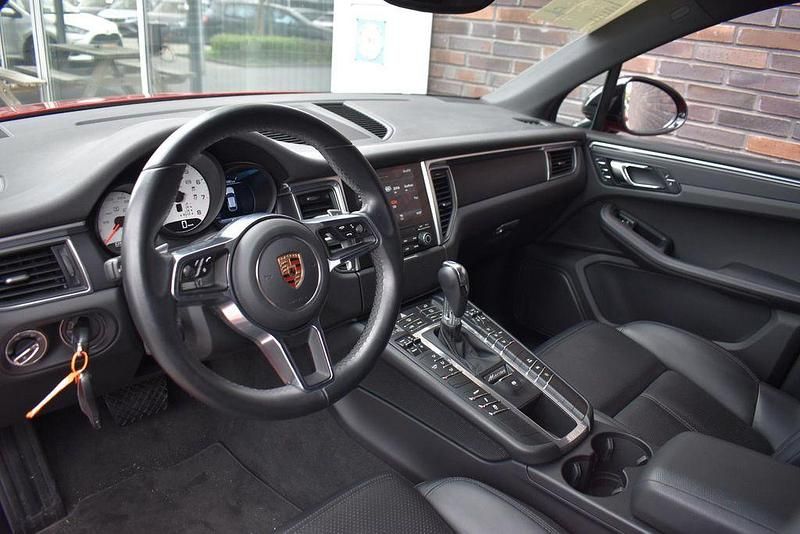 Usado Porsche Macan 252 HP (185 kW) 2017 Vermelho SUV