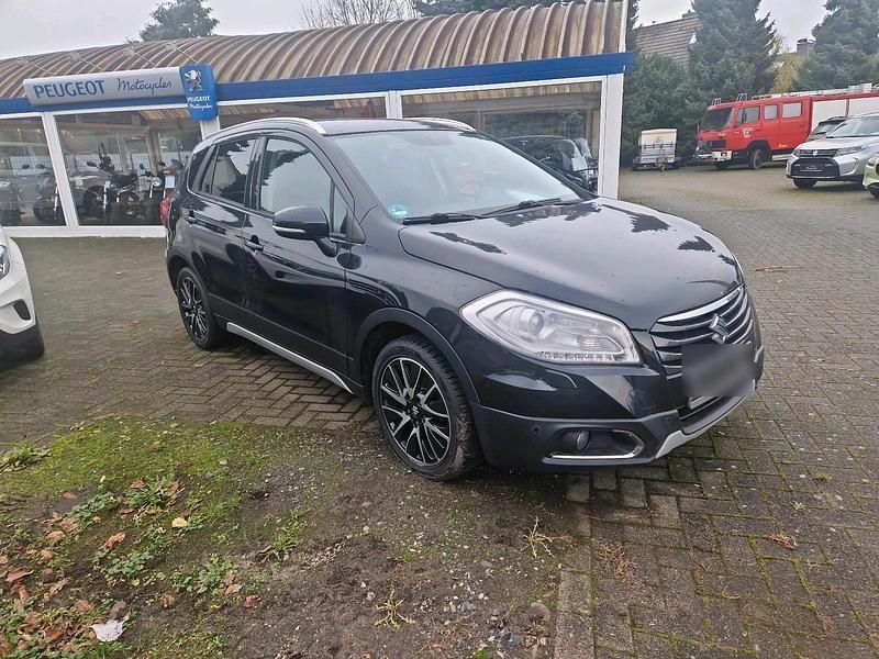 Schwarz Gebraucht 2015 Suzuki SX4 SUV | 9.990 € (Fairer Preis) - Bild 1/4