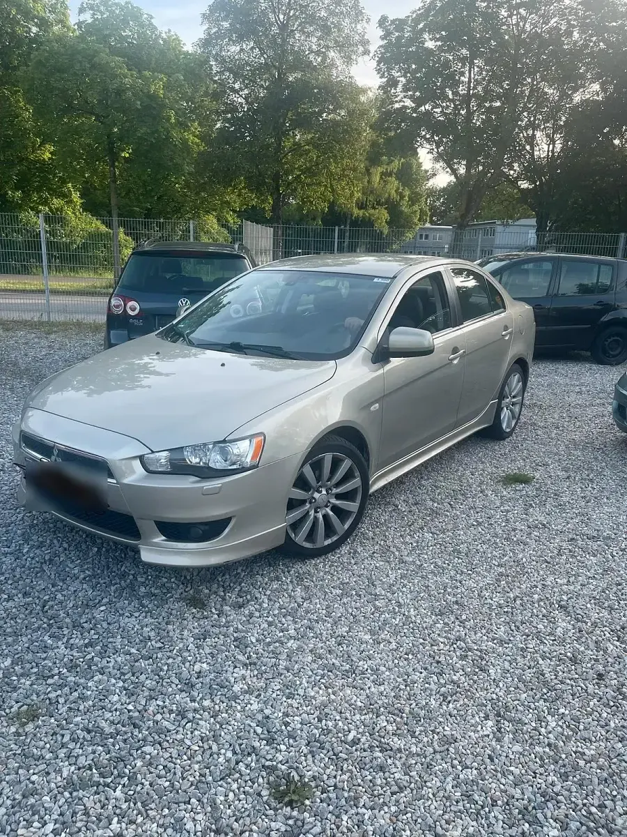 Gebraucht Mitsubishi Lancer 143 PS (105 kW) 2009 Gold Limousine