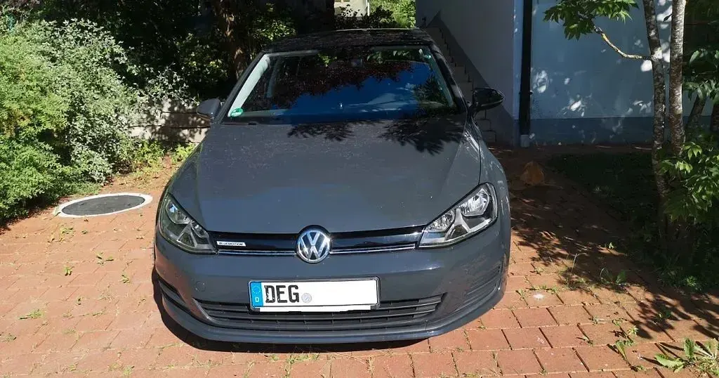 Gebraucht VW Golf VII Trendline 110 PS (80 kW) 2015 Grau Limousine