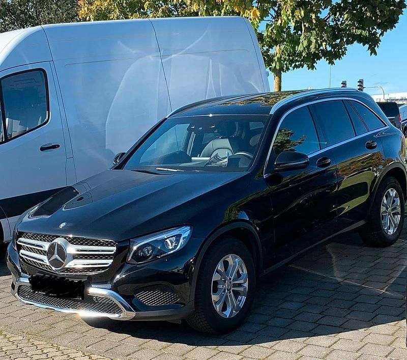 Schwarz Gebraucht 2016 Mercedes GLC250 Sport SUV | 26.500 € (Teuer) - Bild 1/2