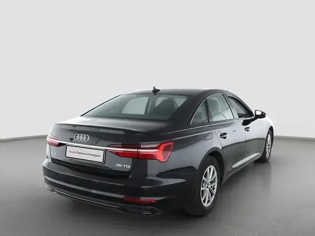 Gebraucht Audi A6 Premium 163 PS (119 kW) 2024 Mythosschwarz metallic Limousine