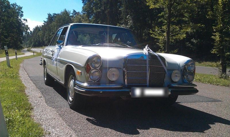 Gebraucht Mercedes 250 131 PS (96 kW) 1967 Weiß Limousine