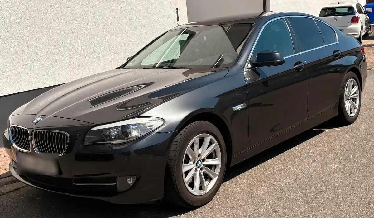 Gebraucht BMW 520 184 PS (135 kW) 2012 Grau Limousine