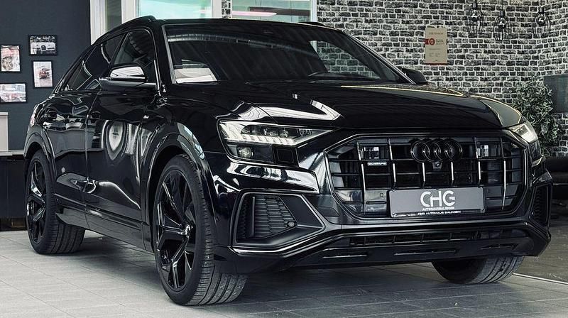 Orcaschwarz Gebraucht 2018 Audi Q8 S-line plus SUV | 54.990 € - Bild 1/4