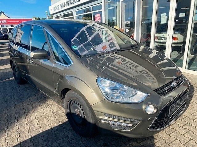 Gebraucht Ford S-MAX Titanium 203 PS (149 kW) 2010 Braun Van / Kleinbus
