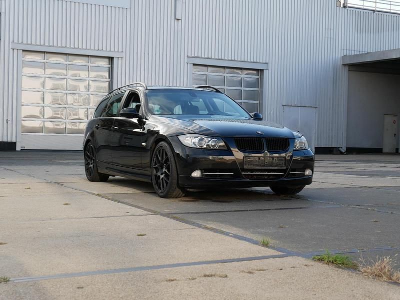 Schwarz Gebraucht 2007 BMW 335 Sport Line Kombi | 13.900 € (Guter Preis) - Bild 1/4