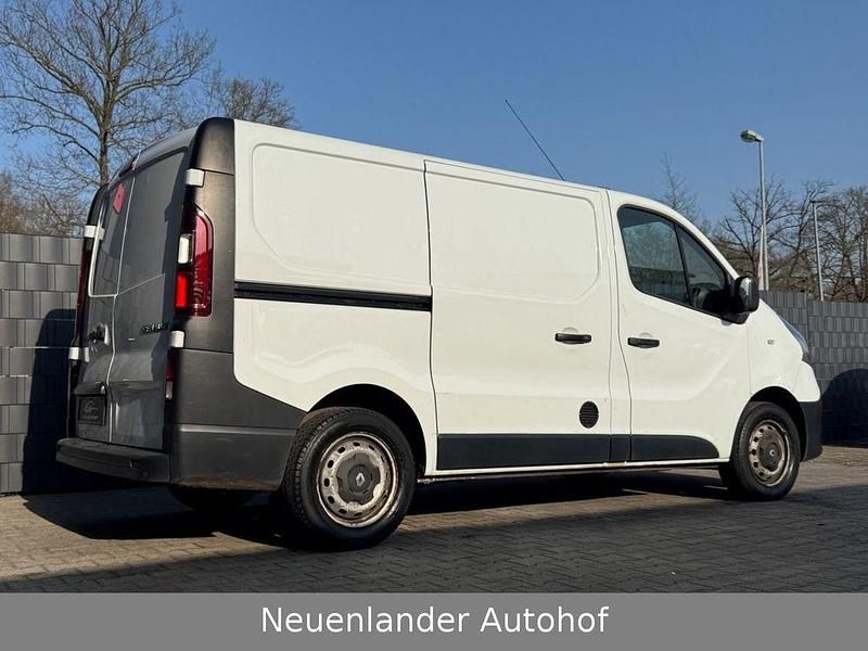 Gebraucht Renault Trafic Komfort 90 PS (66 kW) 2016 Weiß Van / Kleinbus