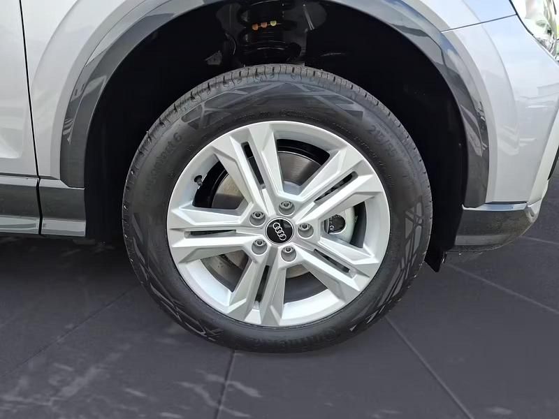 Neu Audi Q2 Advanced Plus 190 PS (139 kW) 2026 Silber SUV