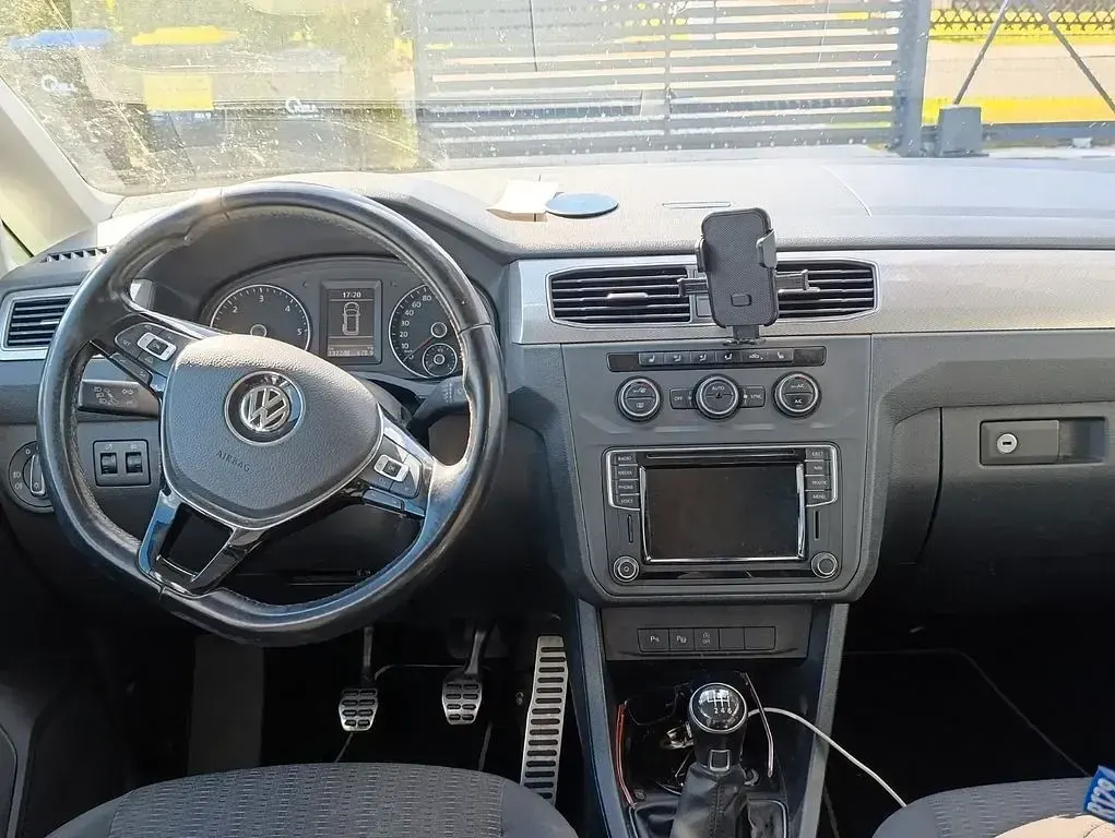 Gebraucht VW Caddy Comfortline 150 PS (110 kW) 2017 Grün Van / Kleinbus