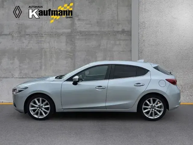 Gebraucht Mazda 3 Sports-Line 150 PS (110 kW) 2017 Diamantsilber metallic Limousine