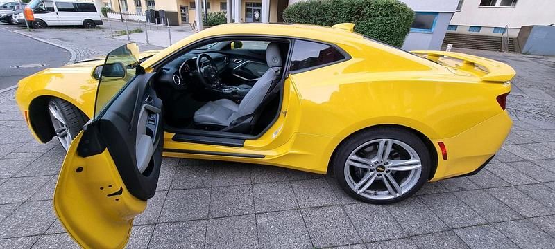 Gebraucht Chevrolet Camaro SS 460 PS (338 kW) 2017 Gelb Coupé
