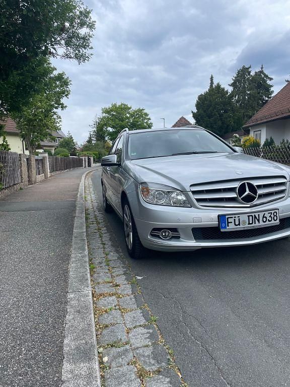 Grau Gebraucht 2009 Mercedes 220 Limousine | 7.000 € (Guter Preis) - Bild 1/4