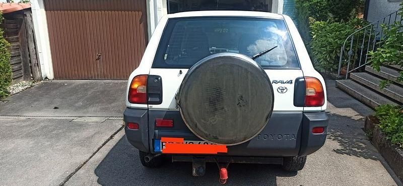 Weiß Gebraucht 1996 Toyota RAV4 SUV | 4.150 € (Fairer Preis) - Bild 1/4