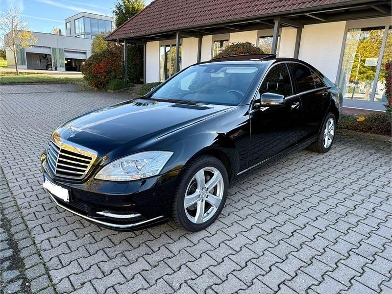 Schwarz Gebraucht 2010 Mercedes S350 Limousine | 12.900 € (Fairer Preis) - Bild 1/4