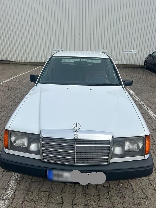 Gebraucht Mercedes 200 75 PS (55 kW) 1989 Weiß Limousine