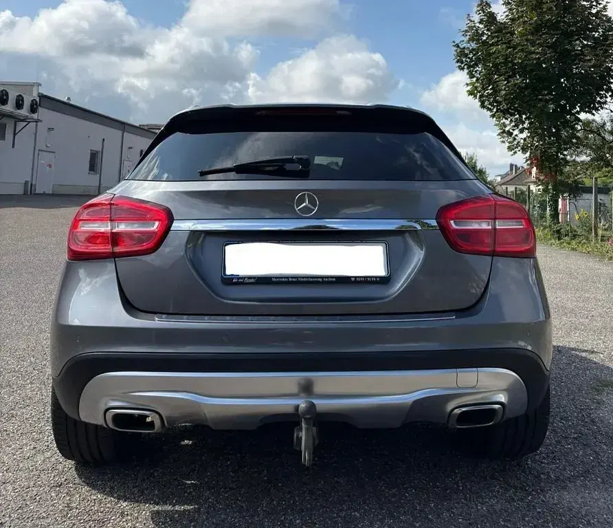 Gebraucht Mercedes GLA220 170 PS (125 kW) 2015 Grau SUV