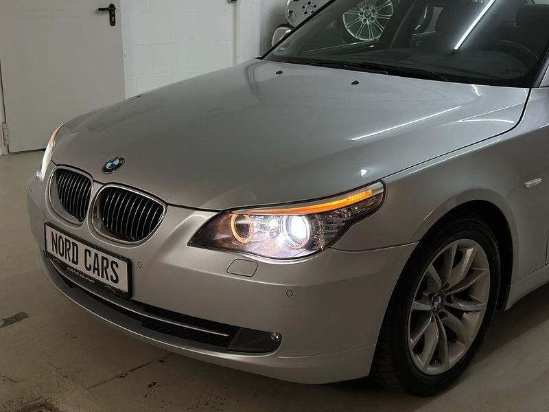Gebraucht BMW 550 367 PS (269 kW) 2008 Silber Limousine
