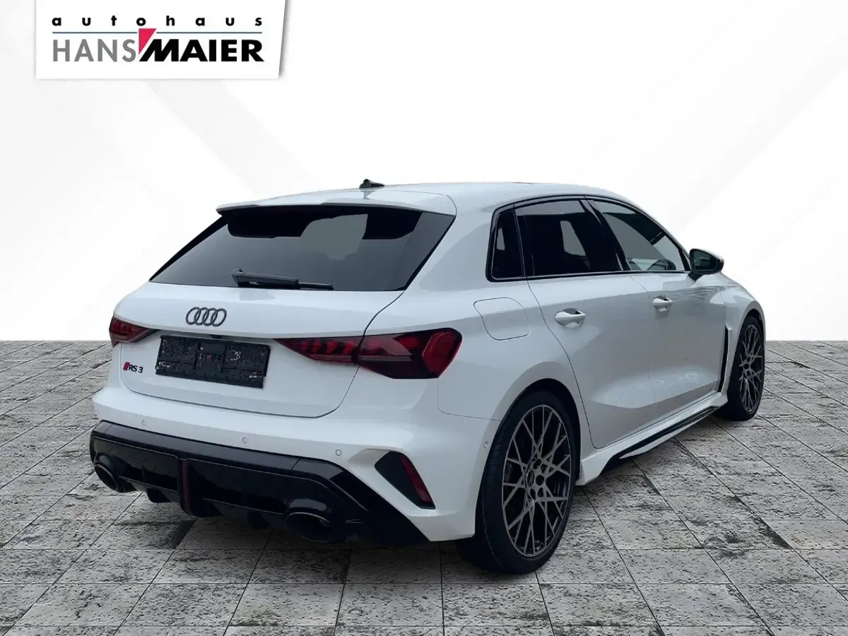 Gebraucht Audi RS3 Sportback Ambiente 400 PS (294 kW) 2025 Arkonaweiß Kleinwagen