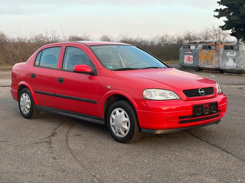 Gebraucht Opel Astra 84 PS (61 kW) 2001 Rot Limousine