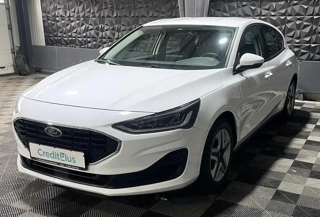 Gebraucht Ford Focus Cool & Connect 125 PS (91 kW) 2022 Weiß Limousine