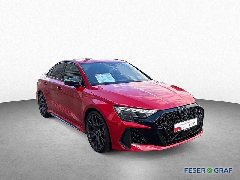 Gebraucht Audi RS3 Ambiente 400 PS (294 kW) 2024 Progressivrot metallic Limousine