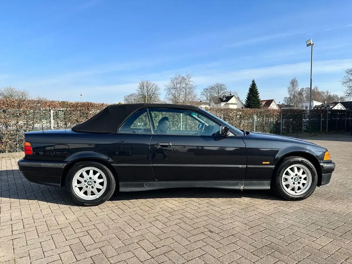 Gebraucht BMW 318 Cabriolet 116 PS (85 kW) 1999 Schwarz Cabrio