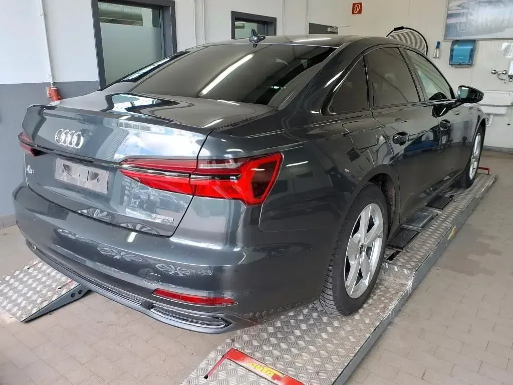 Gebraucht Audi A6 Design 265 PS (194 kW) 2022 Grau Limousine