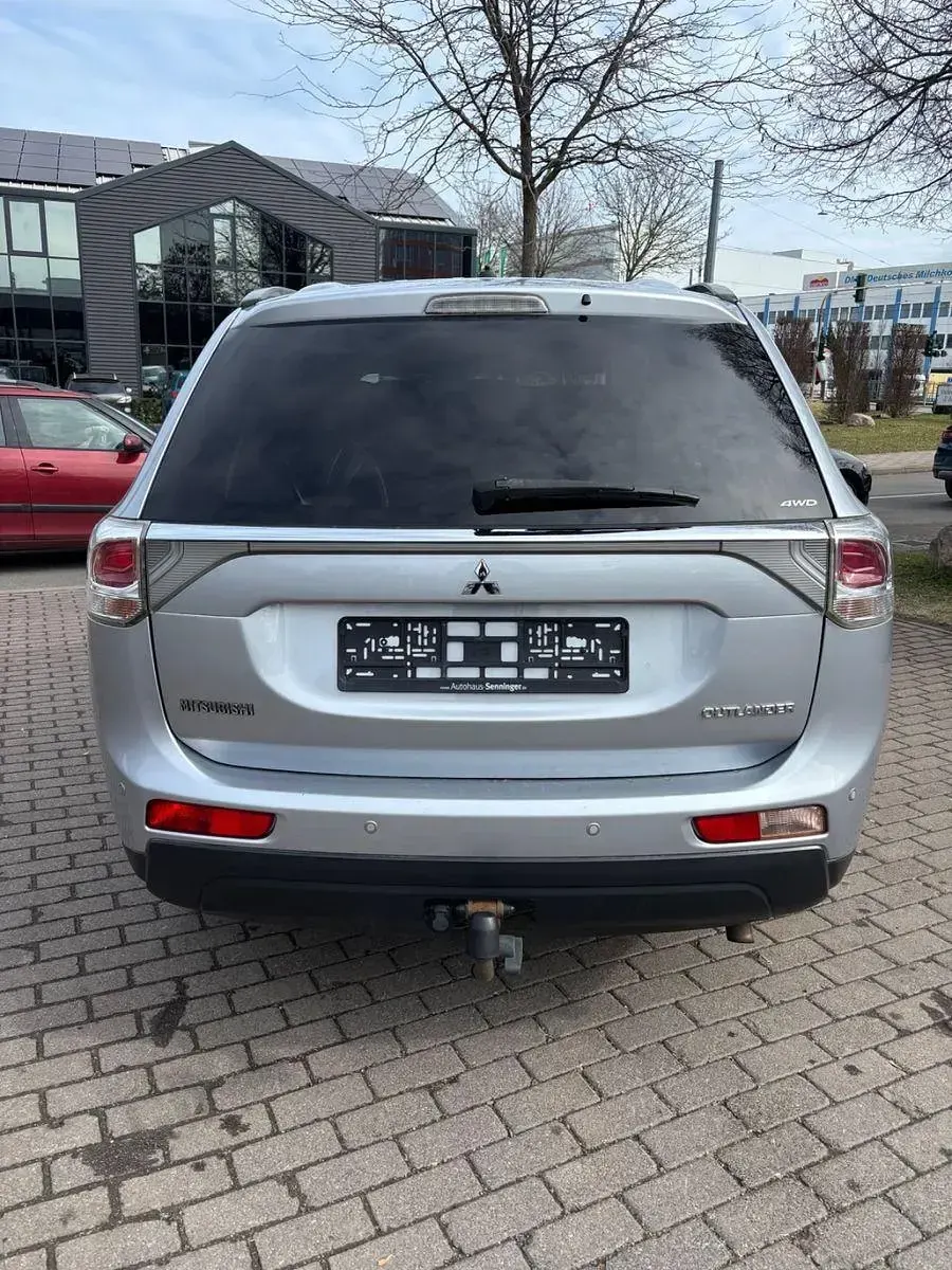 Gebraucht Mitsubishi Outlander Invite 150 PS (110 kW) 2013 Silber SUV