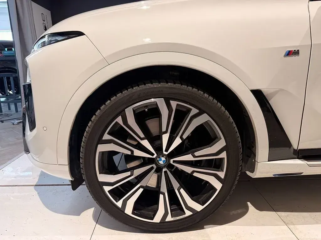 Gebraucht BMW X7 M Sport 352 PS (258 kW) 2025 Alpinweiss iii SUV