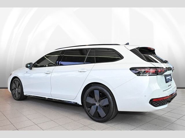 Gebraucht VW Passat R-line 150 PS (110 kW) 2024 Weiß Kombi