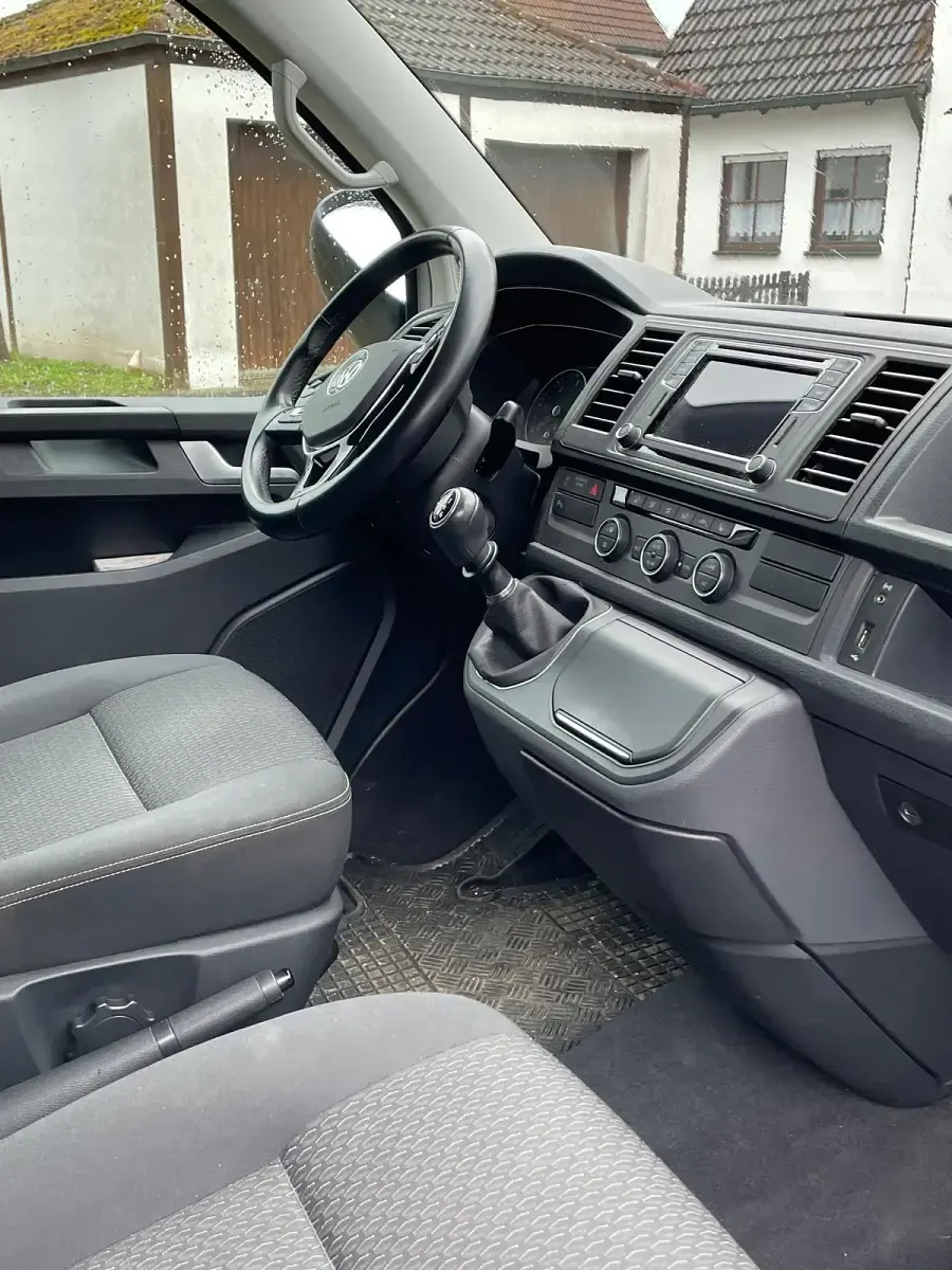 Gebraucht VW Multivan Trendline 150 PS (110 kW) 2019 Weiß Van / Kleinbus