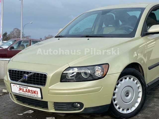 Beige Gebraucht 2006 Volvo S40 Limousine | 6.990 € (Teuer) - Bild 1/1