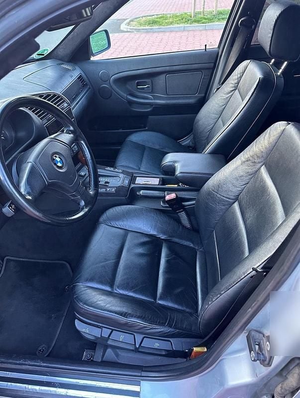 Gebraucht BMW 323 170 PS (125 kW) 1997 Grau Limousine