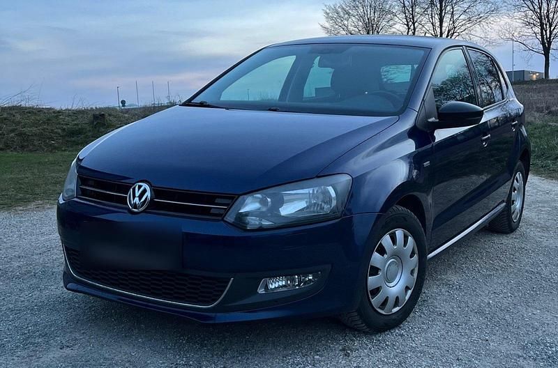 Gebraucht VW Polo Match 69 PS (50 kW) 2012 Blau Kleinwagen