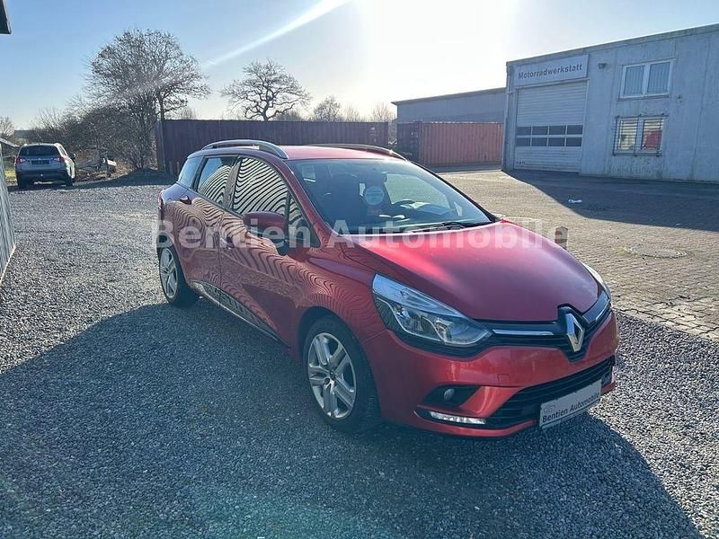 Gebraucht Renault Clio IV 90 PS (66 kW) 2019 Rot Limousine
