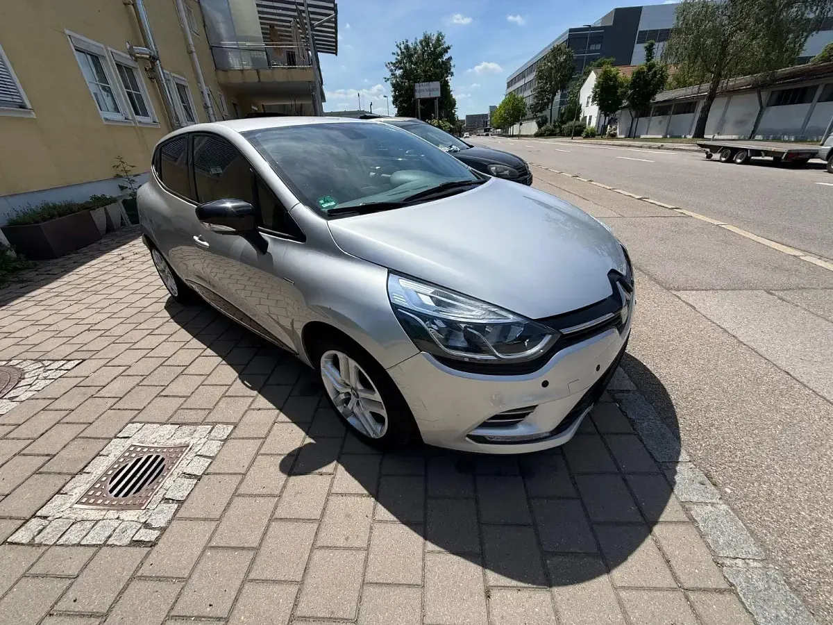 Gebraucht Renault Clio LIMITED 90 PS (66 kW) 2019 Silber Kombi