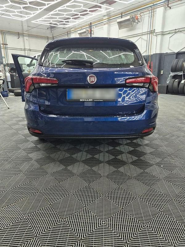 Gebraucht Fiat Tipo Mirror 120 PS (88 kW) 2019 Blau Kombi