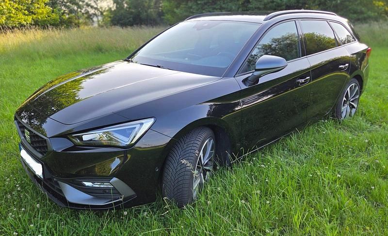 Schwarz Gebraucht 2023 Seat Leon ST FR Kombi | 24.999 € (Fairer Preis) - Bild 1/4