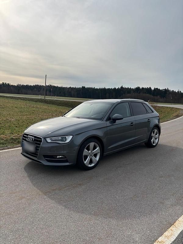 Gebraucht Audi A3 S-Line 125 PS (91 kW) 2015 Grau Kombi