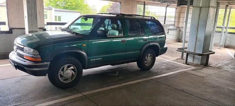 Grün Gebraucht 2001 Chevrolet Blazer SUV | 5.900 € (Fairer Preis) - Bild 1/4