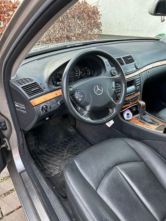 Gebraucht Mercedes E280 Elegance 190 PS (139 kW) 2006 Grau Limousine